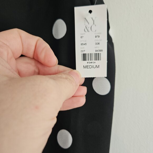 Women's New York & Company Sleeveless Scoopneck Polka Dot Medium Blouse NWT - Picture 5 of 7